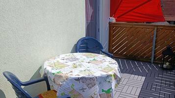 屋外ダイニングエリア