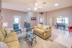 House, 3 Bedrooms | Living room - Soledad Way 1057 (Lady Lake)