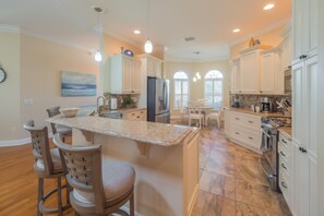 Casa, 3 habitaciones | Cocina privada