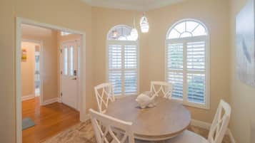 House, 3 Bedrooms | Dining