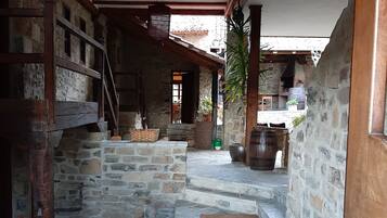 Enceinte de lâhĂ©bergement