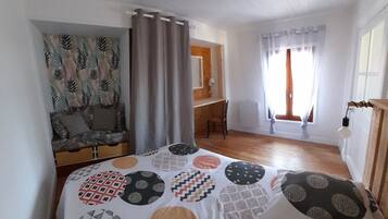 3 chambres, bureau, fer et planche Ă repasser, Wi-Fi gratuit