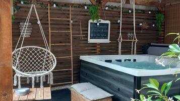 Bain à remous intérieur