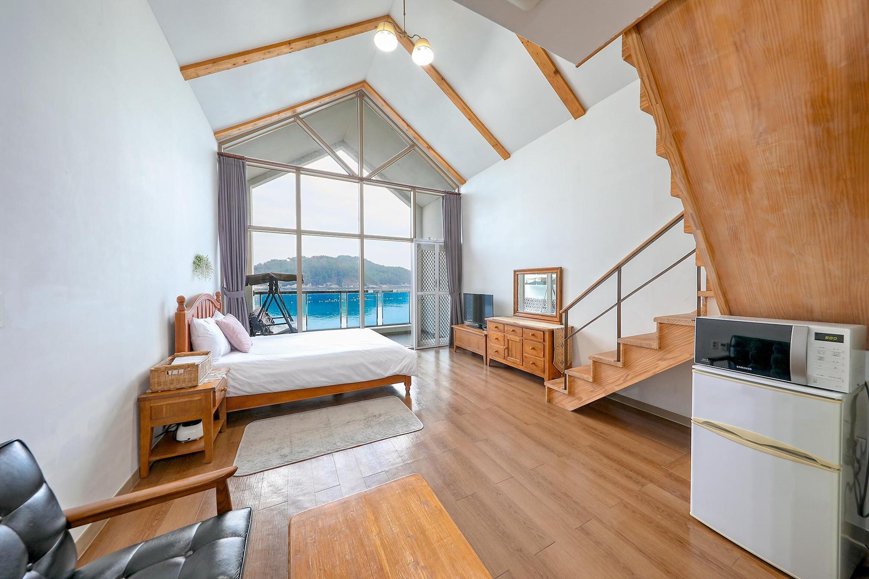 Basic Room, 1 Bedroom (202 (Oceanview))