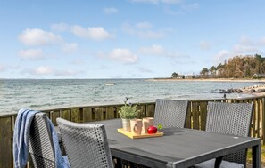 تناول الطعام بالخارج