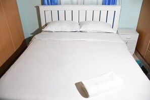 2 dormitoris, escriptori, planxa i posts de planxar i wifi gratuïta 