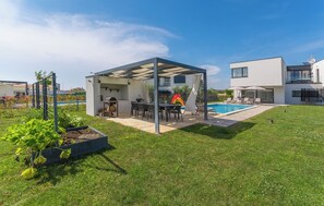 Outdoor dining - Villa Paolo (Istria - Novigrad) (Novigrad)