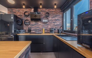 Kühlschrank, Ofen, Herdplatte, Geschirrspüler