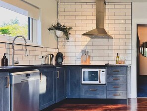 Fridge, microwave, oven, stovetop - Rose Court "Aristone"... Rest, Relax & Revitalize (New Town)