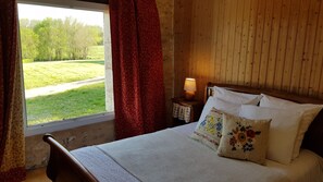 3 bedrooms, free WiFi, bed sheets