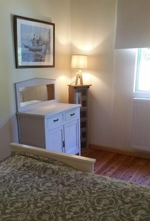 1 chambre, lit parapluie, draps fournis