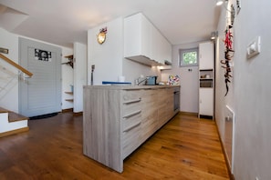 Villa, fumeurs | 2 chambres