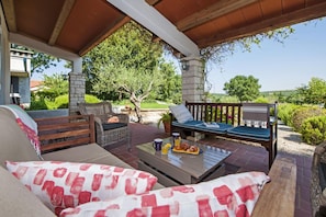 Villa, fumeurs | 2 chambres