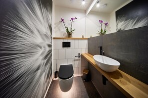 Villa | Bathroom