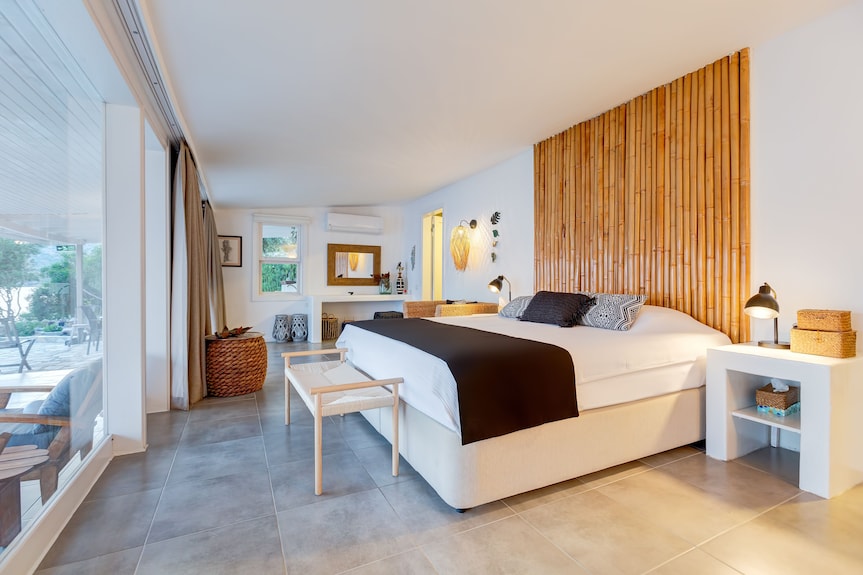 Dachada ruscha osilgan kokraklar Dachada ruscha osilgan kokraklar