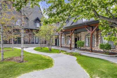 Relaxing Chalet - Heated Pool & Hot Tub - Pet Friendly