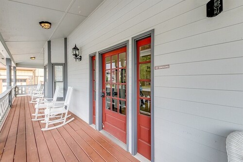 #504 Nostalgic Dream Suite- River Condo in Downtown