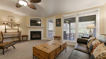 TV connectée, cheminée