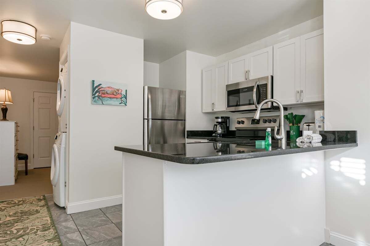 雪櫃、微波爐、焗爐、爐具