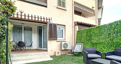 2/3 AIR-CONDITIONED ROOMS GARDEN LEVEL SWIMMING POOL TENNIS PĂTANQUE 5MN FROM BEACHES