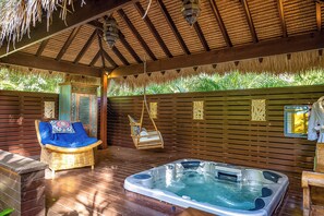 Terrace/patio - Bliss Private Villa - Sanctuary, The Pocket, Byron (The Pocket)