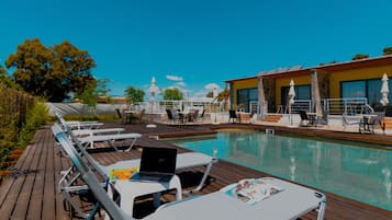 Sun deck