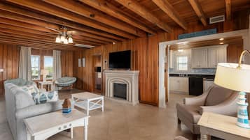Smart TV, fireplace