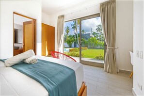 10 chambres, bureau, fer et planche Ă repasser, lit parapluie