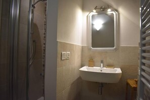 Apartment | Badezimmer