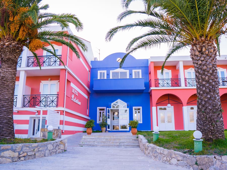 Fachada de la propiedad