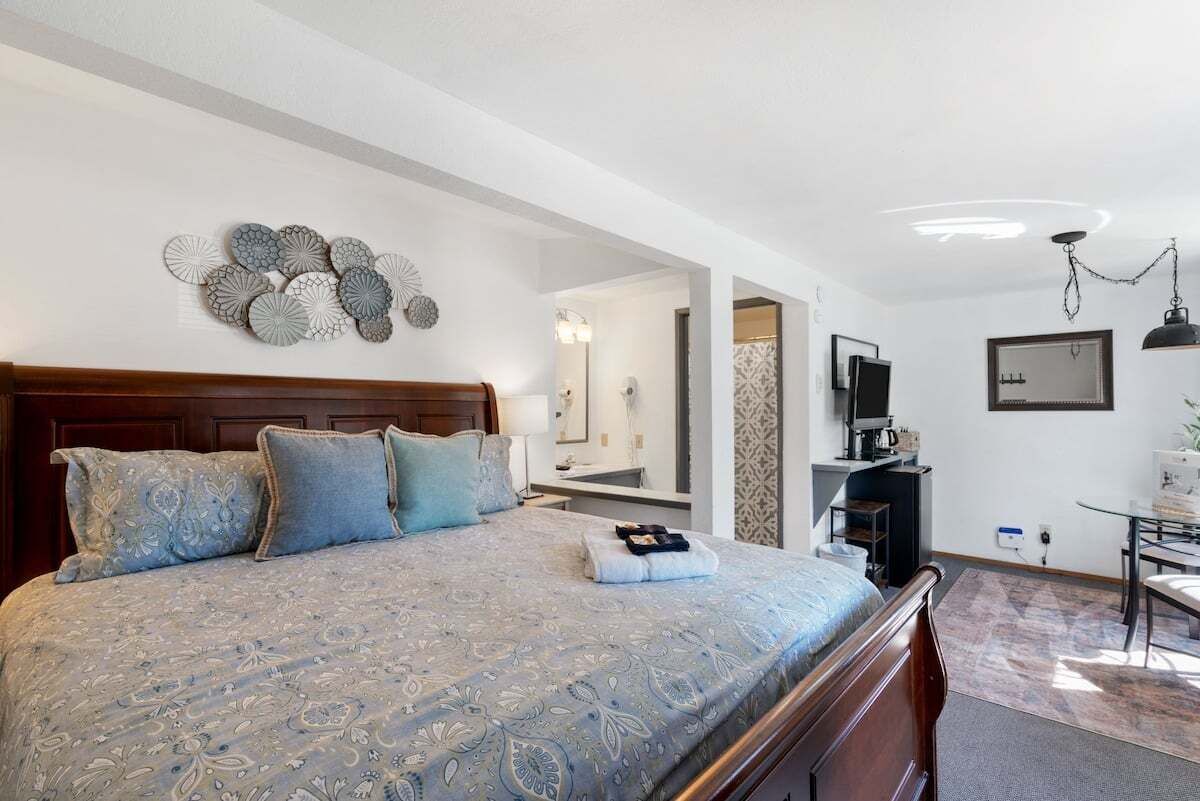 Fer et planche à repasser, Wi-Fi gratuit, draps fournis