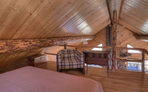 1 bedroom, iron/ironing board, WiFi, bed sheets - Rustic Log Cabin - Close to Creede - Picturesque Views (Creede)
