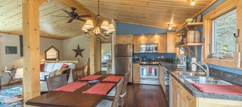 Unmatched Panoramic Mountain Views - Pet Friendly - Walk to Downtown Creede