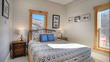 1 chambre, fer et planche à repasser, Wi-Fi gratuit, draps fournis