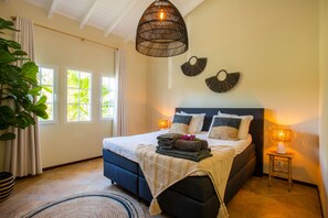 3 bedrooms, in-room safe, iron/ironing board, travel cot