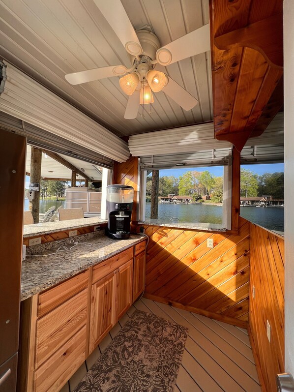 Interior - Dockside Daze-Prime Waterfront Loc w/ Amazing View, Firepit, Tiki Bar, Lrg Dock (Moneta)