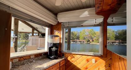 Dockside Daze-Prime Waterfront Loc w/ Amazing View, Firepit, Tiki Bar, Lrg Dock