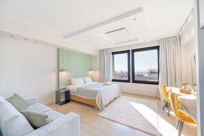 Cortinas blackout, tabla de planchar con plancha y wifi gratis 