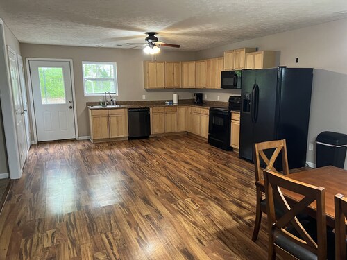 Beautiful County House. Perfect Nature Getaway/Hunting/Relaxing