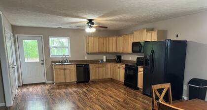 Beautiful County House. Perfect Nature Getaway/Hunting/Relaxing