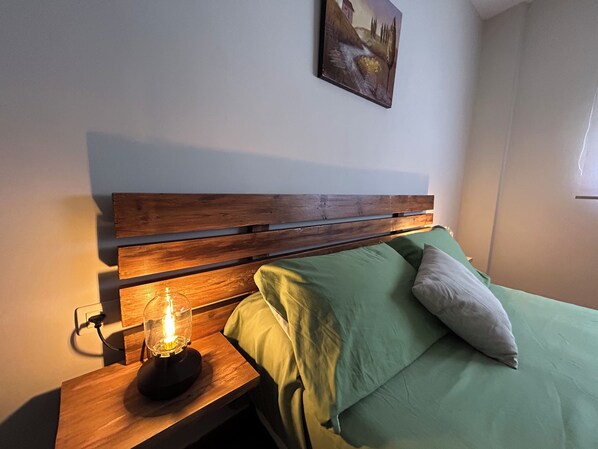 3 bedrooms, desk, iron/ironing board, travel cot