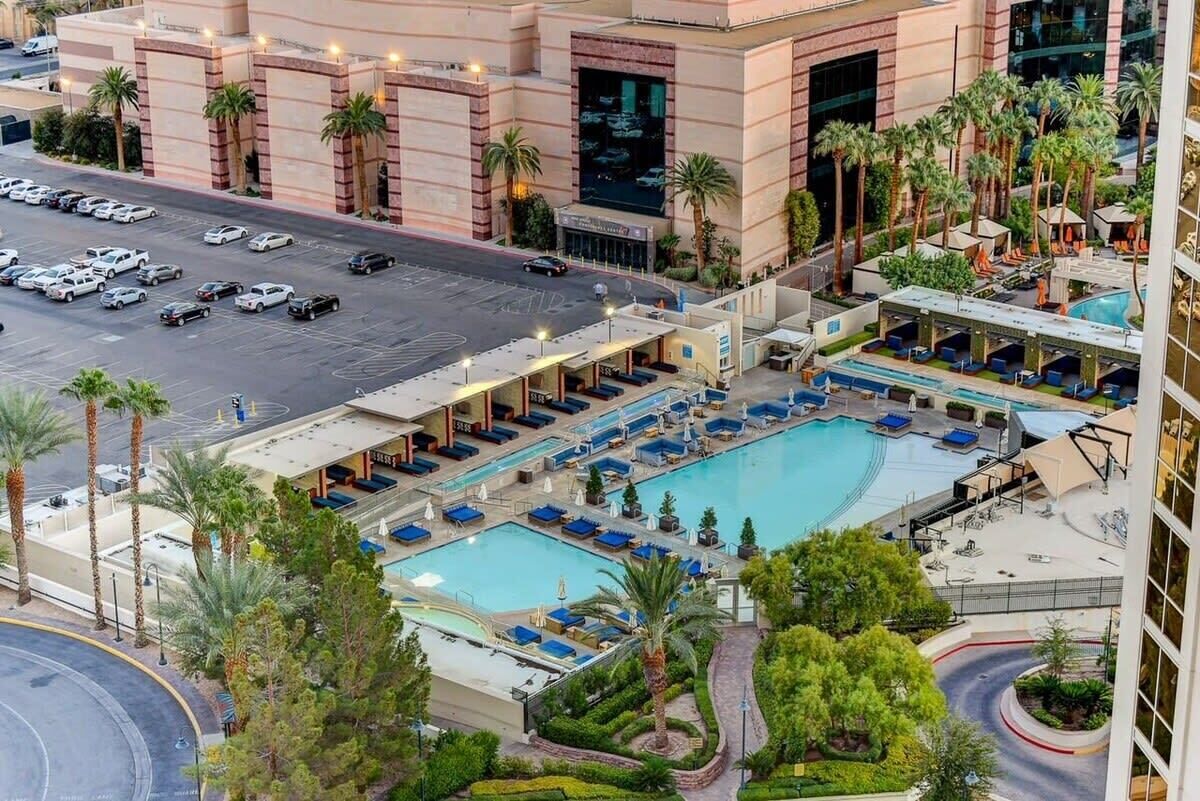 屋外プール、温水プール