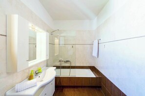 淋浴/盆浴组合、毛巾