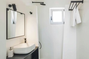 Douche, serviettes fournies