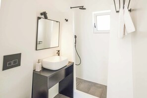 Shower, towels