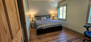 4 habitaciones, escritorio, tabla de planchar con plancha y wifi gratis 