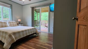 4 bedrooms, desk, iron/ironing board, free WiFi