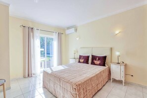4 dormitorios, tabla de planchar con plancha, wifi y ropa de cama