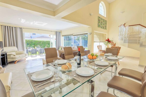 Dining - Villa Jeanic - Four Bedroom Villa, Sleeps 8 (Vale Rebelho)