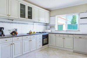 Fridge, microwave, oven, dishwasher - Villa Jeanic - Four Bedroom Villa, Sleeps 8 (Vale Rebelho)